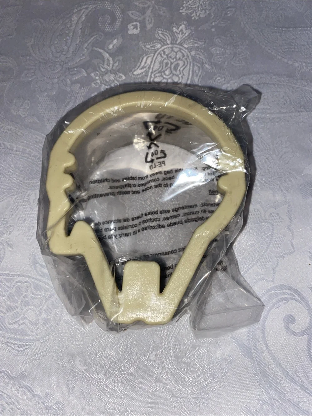 BRAND NEW & SEALED Williams-Sonoma Star Wars Sandwich / Cookie Cutters, set of 2